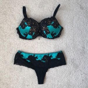 Victoria’s Secret Bra/Tanga set